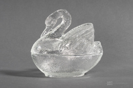 Swan chocolate box Ząbkowice Glassworks