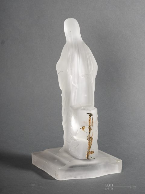 Glass statue of Mary