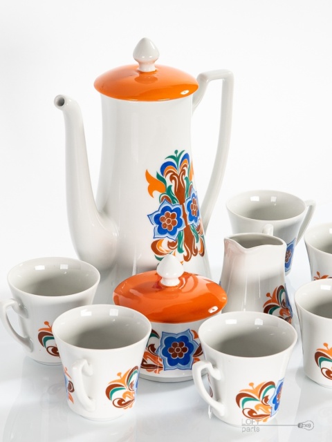 porcelana z ludowym motywem