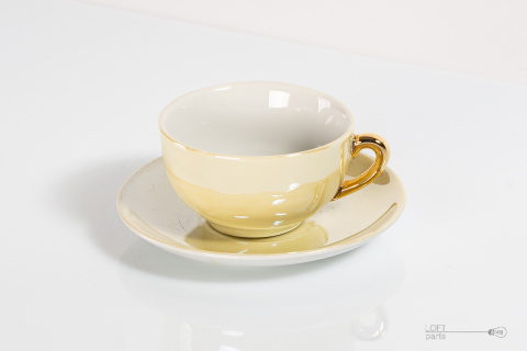 porcelanowa filiżanka ze spodkiem