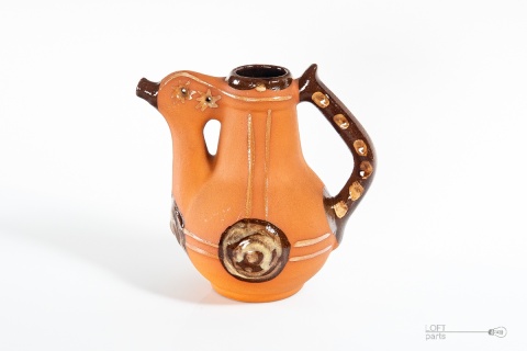 gliniany dzbanek do wina