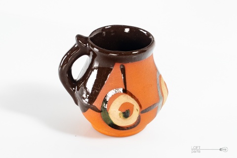 gliniany kubek do wina