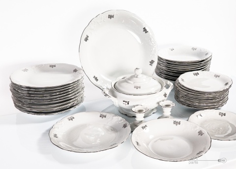 serwis obiadowy na 12 osób porcelana wawel