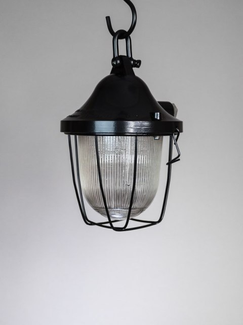 Lampa wisząca aluminiowa w kolorze czarnym