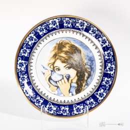 patera dziewczynka z gołąbkiem porcelana wawel