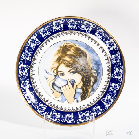 patera dziewczynka z gołąbkiem porcelana wawel