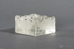 szklana forma kubiczna