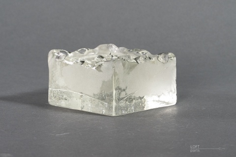 szklana forma kubiczna