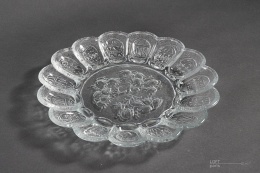 Easter platter  zabkowice glassworks