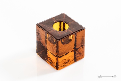 miodowy świecznik kostka