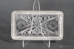 bezbarwna szklana tacka