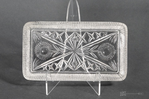 bezbarwna szklana tacka