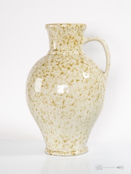 duży kamionkowy dzban