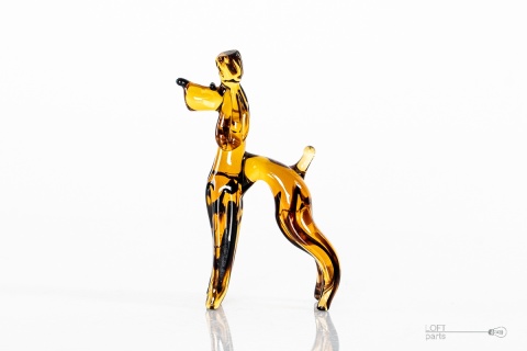 szklana figurka pudel