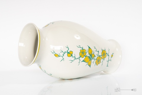duży porcelanowy wazon
