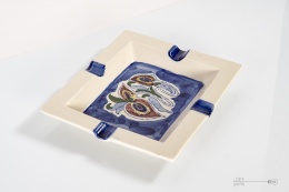 duża ceramiczna popielniczka